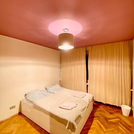 Entire Apartment In A Super Location - Cheap Monthly Rate Krakau Exterior foto