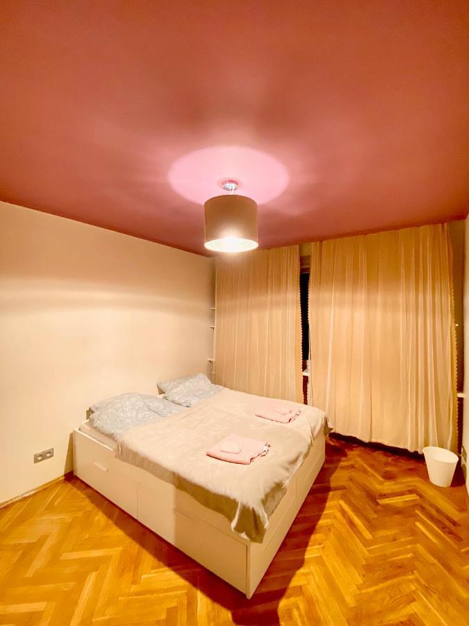 Entire Apartment In A Super Location - Cheap Monthly Rate Krakau Exterior foto
